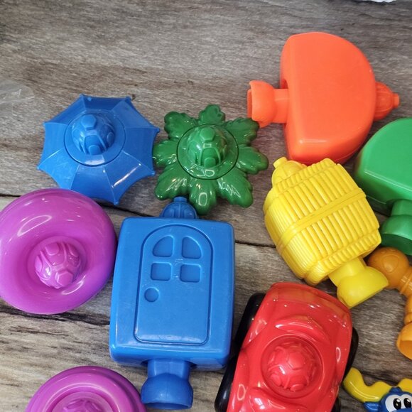 90s Y2K Fisher Price Pop Onz Building System 27 Pieces Animals Car Doors Shapes - Picture 7 of 14